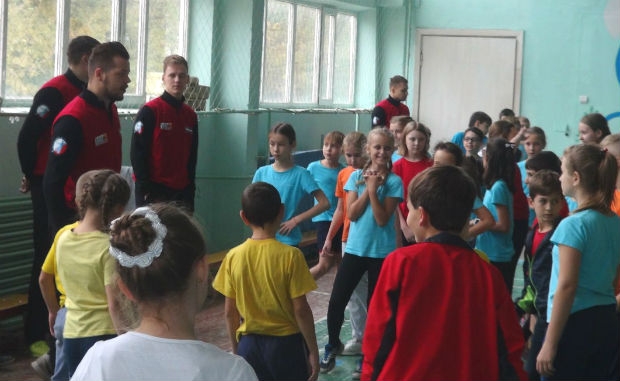 Игроки "ДГТУ-Лидер" провели мастер-класс для сотни ростовских школьников